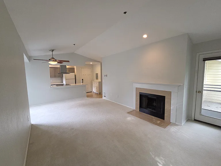 2740 118th Ave SE #302 — Photo 3