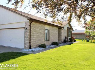 48451 Rosewood Ln #4, New Baltimore, MI 48051
