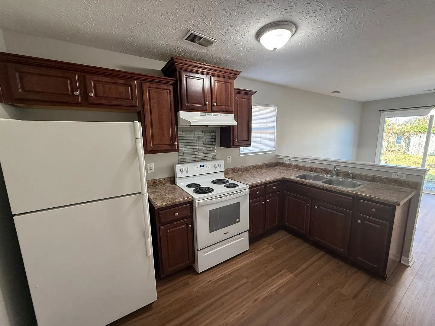 Updated home in Highview — Photo 3