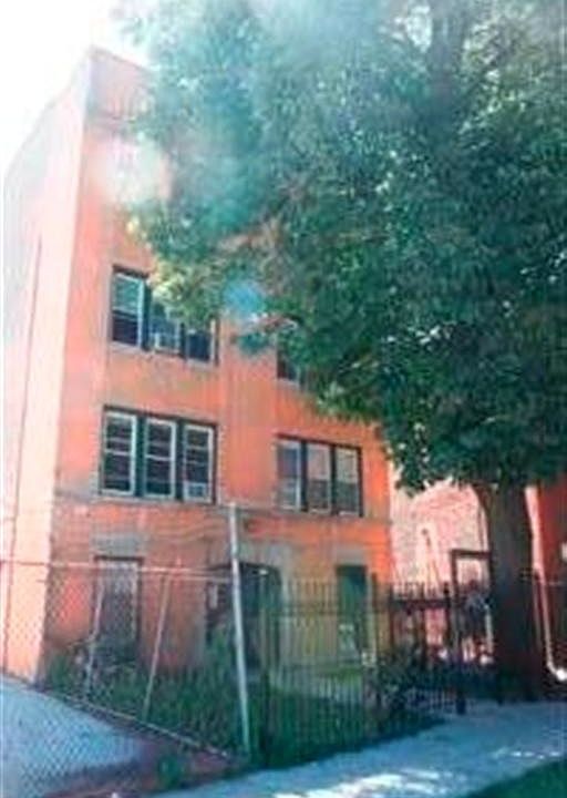 1st image of 2432 N Linden Pl APT 209