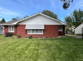 1104 Main St, Pella, IA 50219