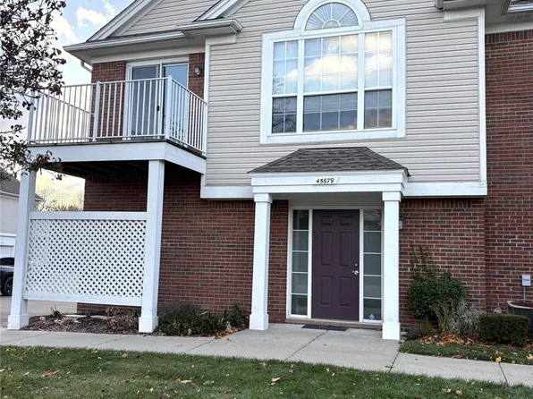 45679 Heather Ridge Dr, Macomb, MI 48044