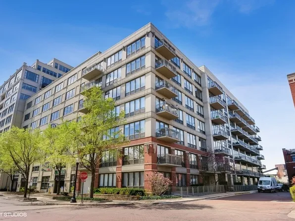 1000 N Kingsbury St APT 709, Chicago, IL 60610