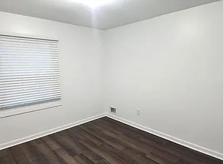7895 Pavilion Dr — Photo 30