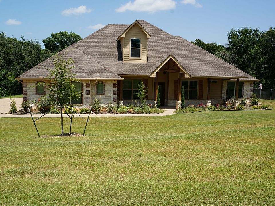 1st image of 207 Cypress Ct