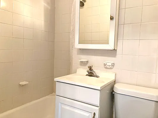 Rented by OT Real Estate | media 7