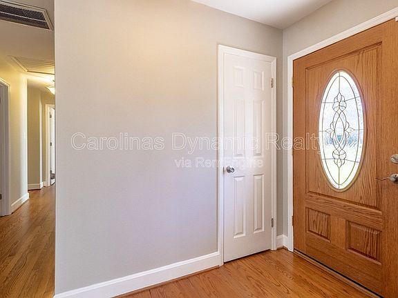 5th image of 6618 Castlegate Dr