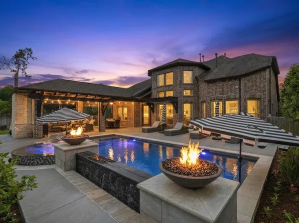 123 N Winter Sunrise Cir, Tomball, TX 77375