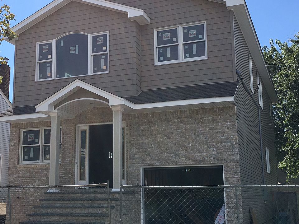 1st image of 5 Sampson St E