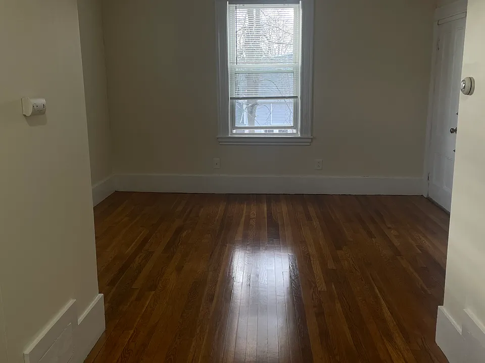 Bedroom/Living room from Kitchen