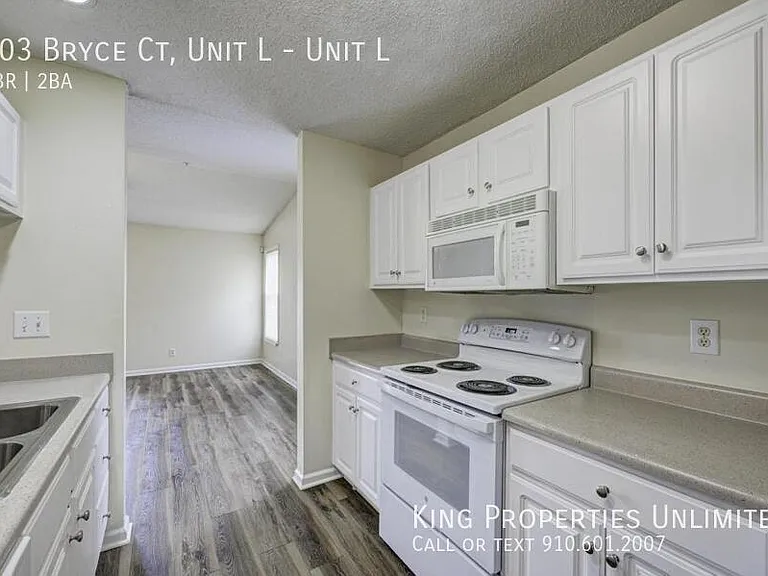 803 Bryce Ct #L — Photo 1
