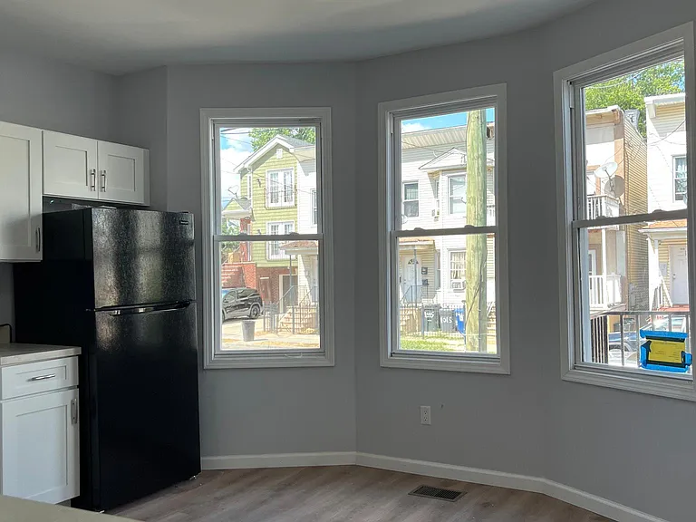 1010 Flora St #1 — Photo 7