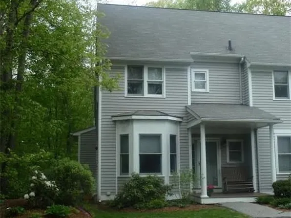 1 Maple Ridge Dr, Burlington, MA 01803