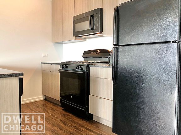 3rd image of 2500 N Clybourn Ave APT 407