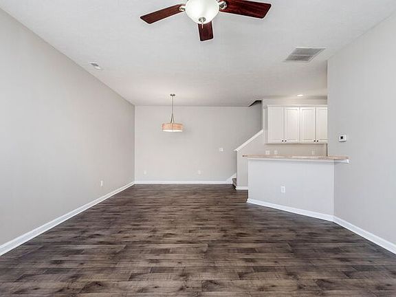 4th image of 2360 Colfax Ln
