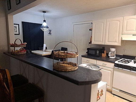 4th image of 1527 Buena Vista St