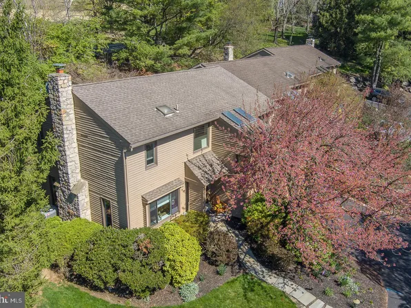 49 Sawgrass Ln, Newtown Square, PA 19073