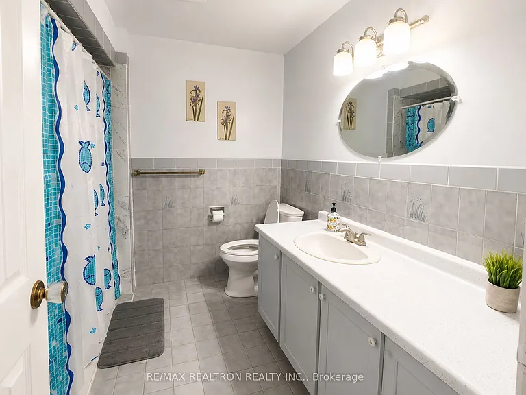 7 Fontainbleau Dr #A — Photo 4