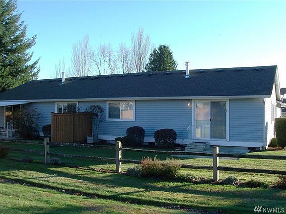 4th image of 7522 52nd Ave W