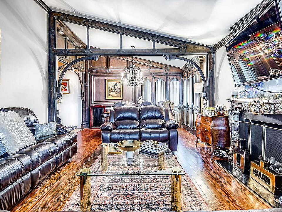 1st image of 226 Whitman Dr #1