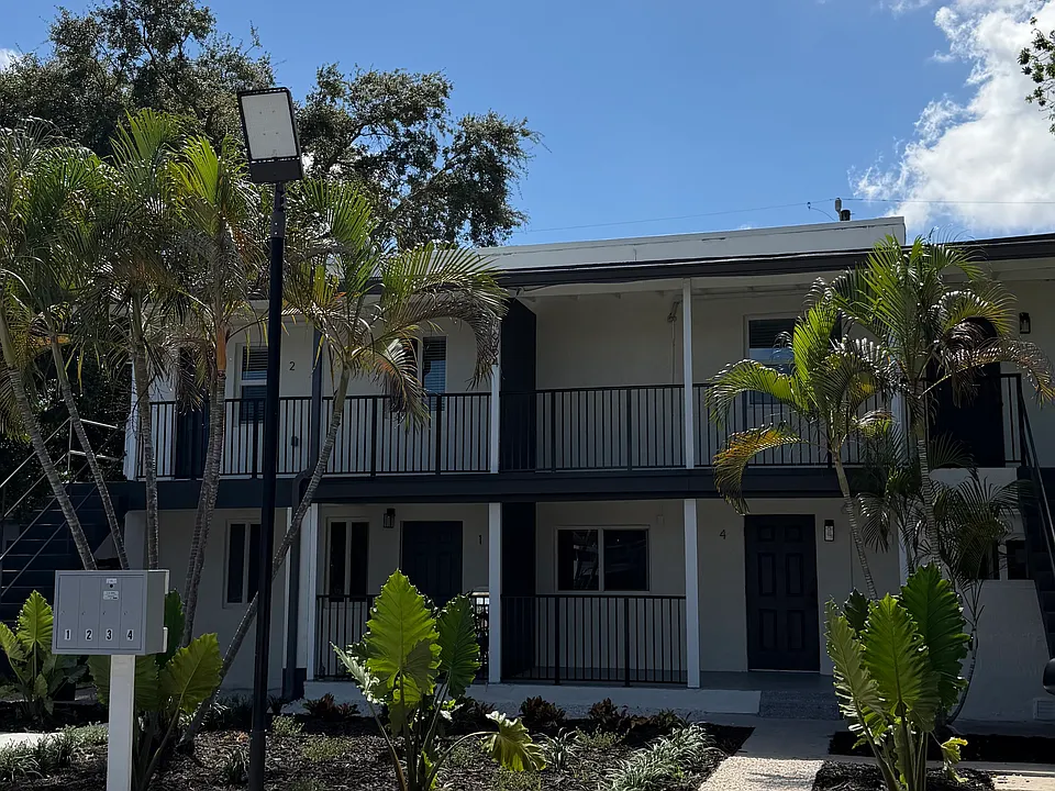 954 NW 34th Ave #4