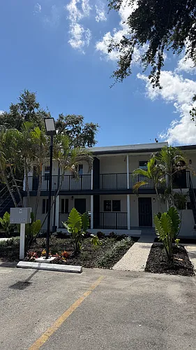 954 NW 34th Ave #4 Photo 1