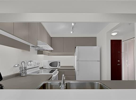 5th image of 1238 Melville St #1207