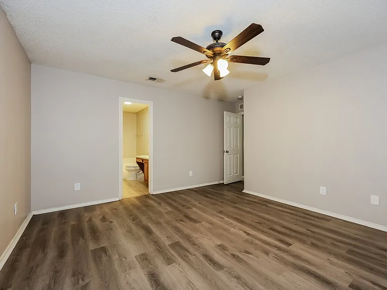 5909 Northfield Dr — Photo 10