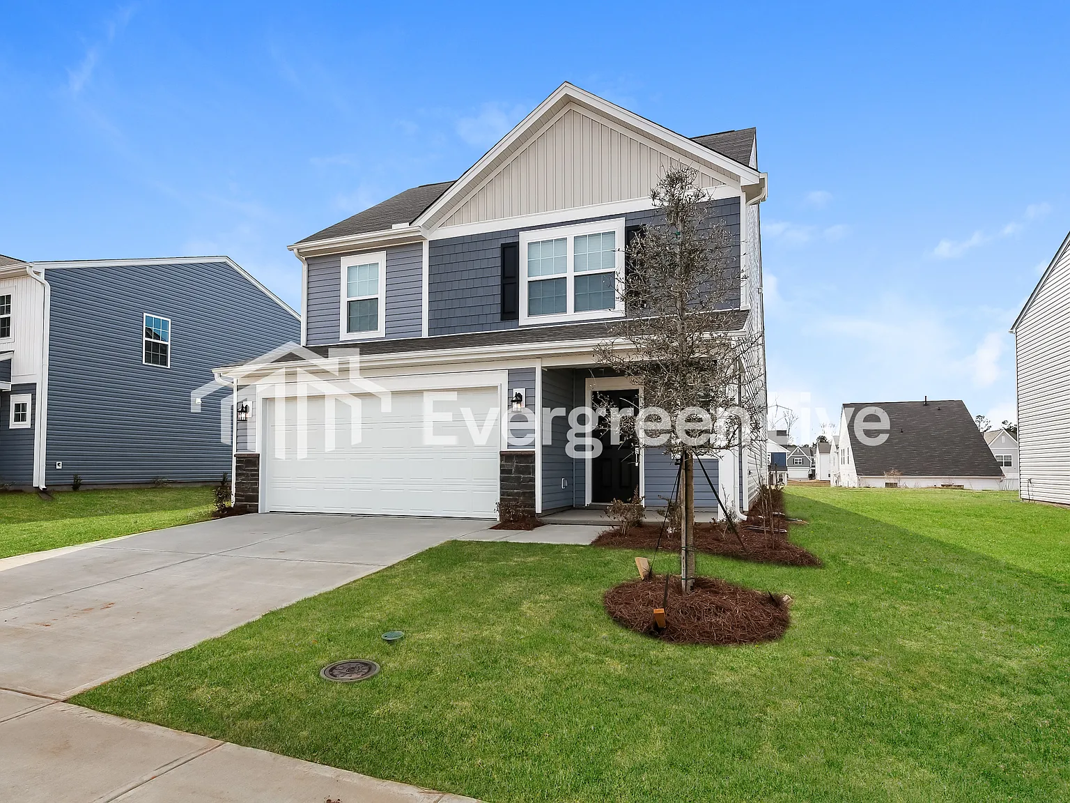 5 bed, 2.5 bath, 2306 sqft, $1,995 — Photo 3