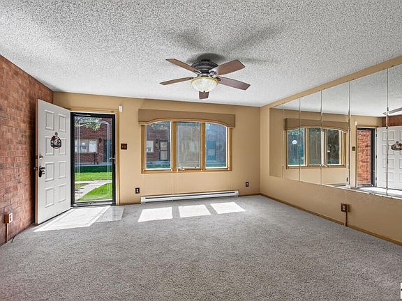 2nd image of 2105 Chatalet Ln APT G