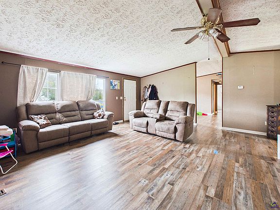 2nd image of 360 Hayes Rd