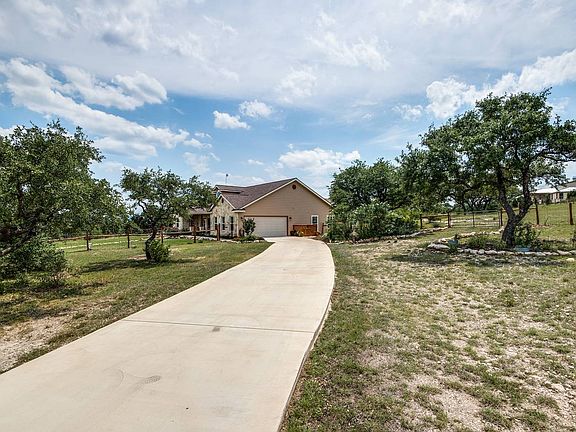 3rd image of 1175 Latigo Blvd