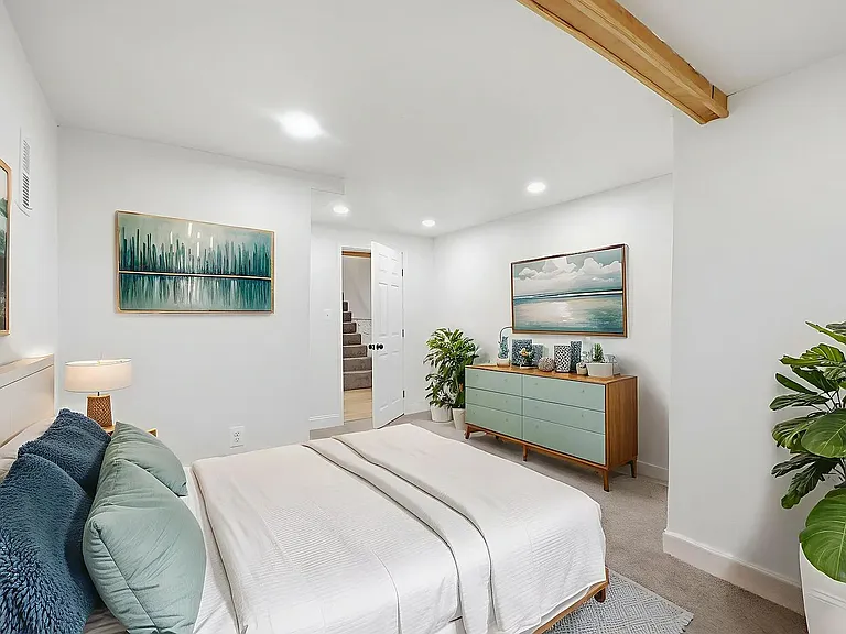 744 N Patterson Park Ave — Photo 15