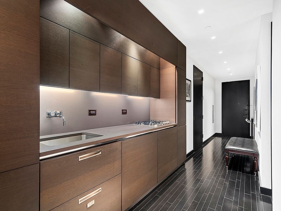 1st image of 20 Pine St APT 1509