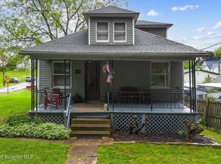 710 Woodlawn St, Throop, PA 18512