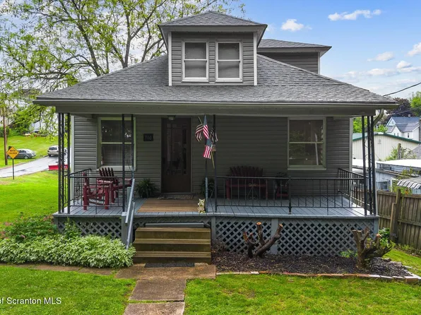 710 Woodlawn St, Throop, PA 18512