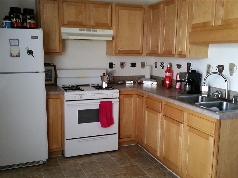 2nd image of 813 N B St #A & B