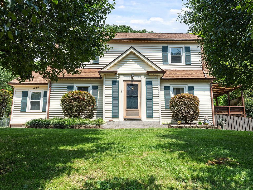 1st image of 604 Winding Way Ct