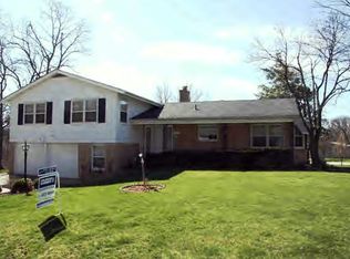 63 Dellwood Dr, Decatur, IL 62521