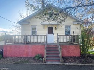 2 Center St, Stanhope, NJ 07874