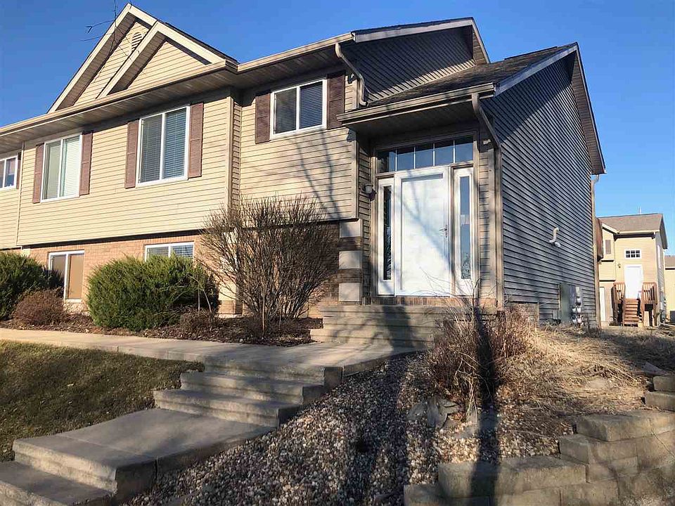 1st image of 10 Jefferson Ln