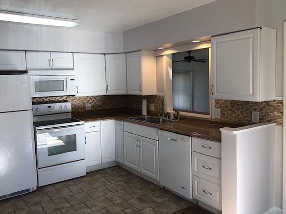 3rd image of 856 Brian Dr