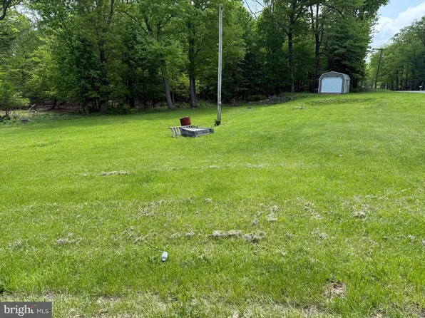 12277 Loop Rd, Fayetteville, PA 17222