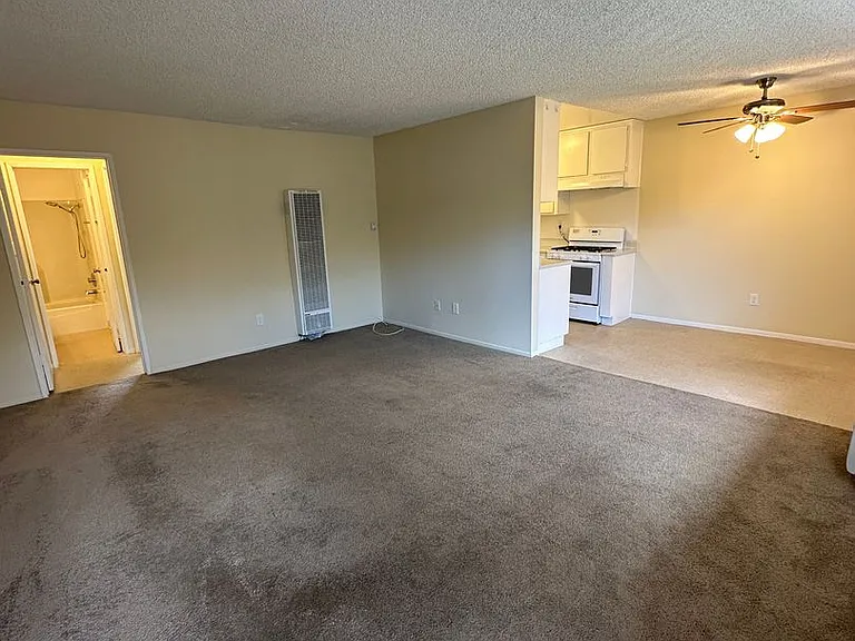 5328 Hermitage Ave — Photo 4