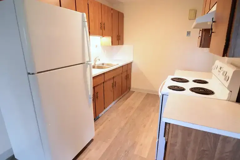 2 bed, 1.0 bath, 1986 sqft, $1,395 — Photo 3