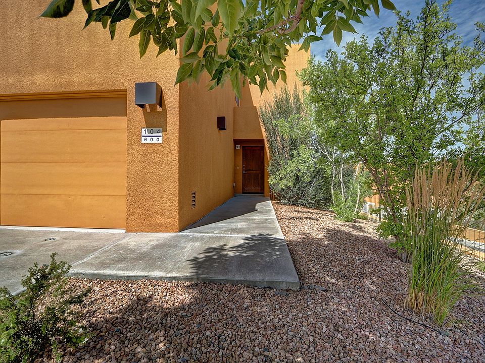 Garage and Entryway