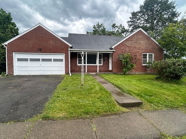412 Maple St