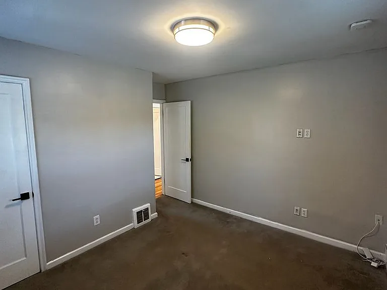 1638 E 3150 S — Photo 20