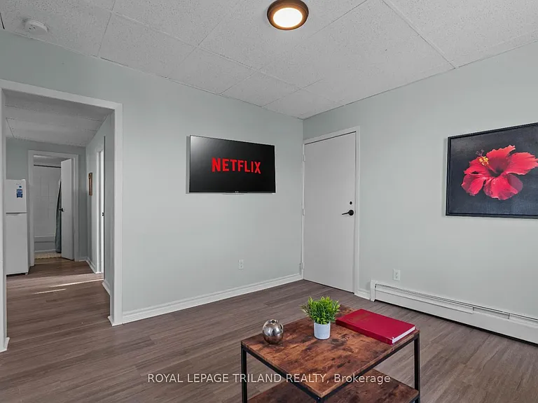 469 Grey St #3 — Photo 4