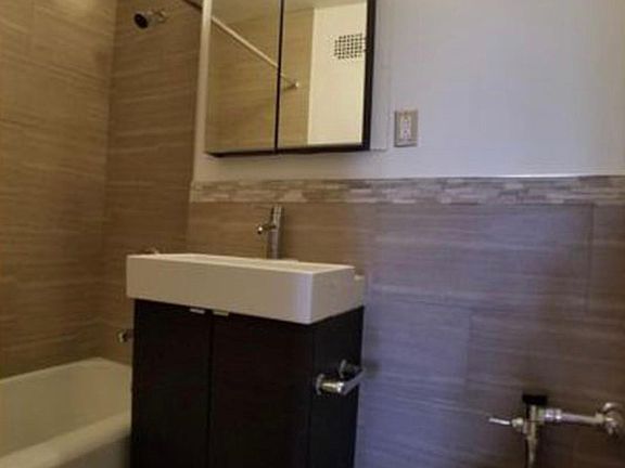 4th image of 2770 Ocean Ave APT 6